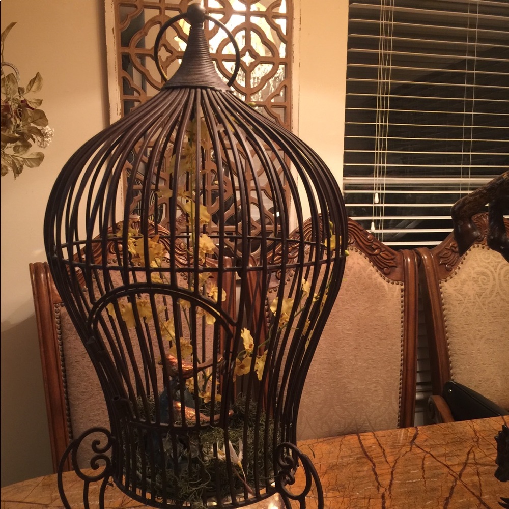 Decorative birdcage
